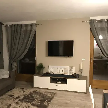Little Mountain Apartment Premadio